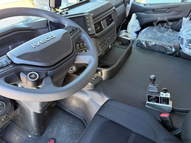 Tipper truck Iveco T-Way 410T54 Kipper 20cbm 8x4