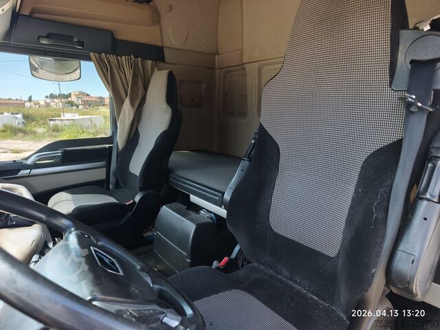 Flatbed truck with tarp MAN 26.420 TGX 6X2 EURO 6
