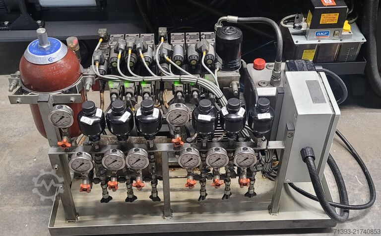 Machining center DOOSAN DNM 750 L