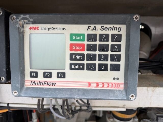 Fuel tanker Mercedes-Benz Actros 3341