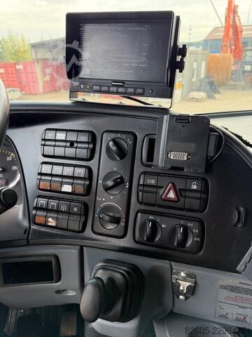 Fuel tanker Mercedes-Benz Actros 3341