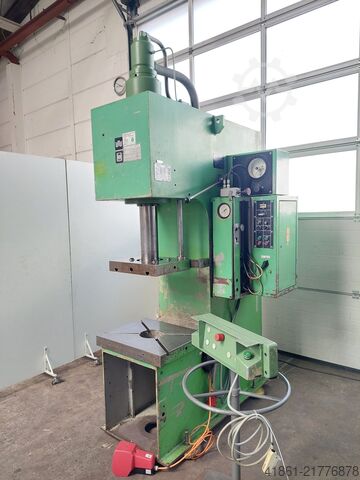 Hydraulic single column press ZEULENRODA 