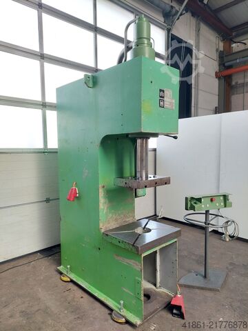Hydraulic single column press ZEULENRODA 