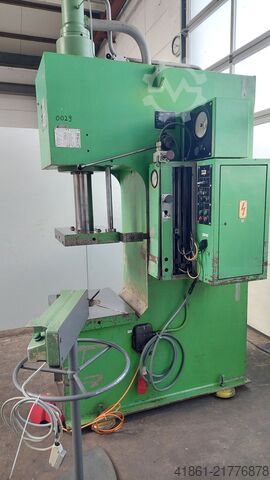 Hydraulic single column press ZEULENRODA 