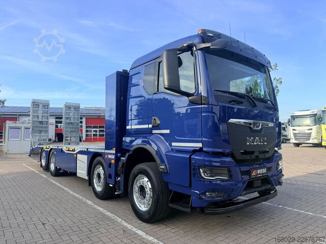 Autotransporter LKW MAN TGS 35.540  Maschinentransporter mit Rampen