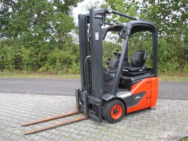 Electric 3-wheel forklift Linde E12-02
