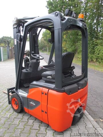 Electric 3-wheel forklift Linde E12-02
