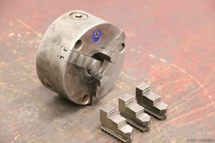 Three-jaw chuck TOS 125/3-2-2M2 Ø 125 mm