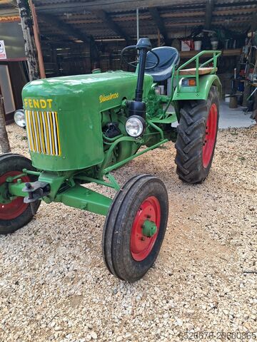 Hoftraktor Njemačka Fendt F24