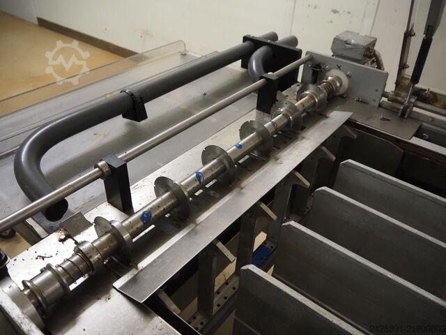 Thermoforming type packaging machine CFS 620