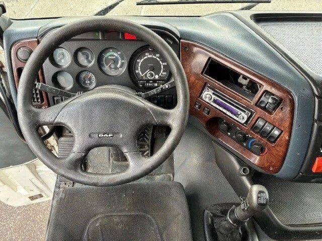 Standard-SZM DAF 95.430 XF SPACECAB (EURO 3 / ZF16 MANUAL GEARBO...