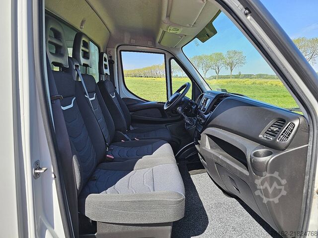 Suitcase IVECO DAILY 35S12 Bakwagen Laadklep!