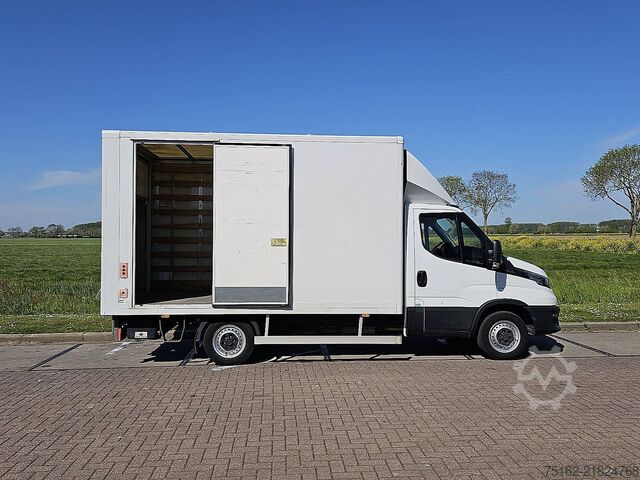 Suitcase IVECO DAILY 35S12 Bakwagen Laadklep!