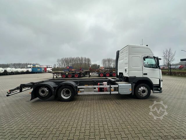 Chassis with cab Volvo FM 380 Globetrotter 6x2, ADR (FL, AT, OX), LIFT...