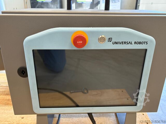 Industrial robot Universal Robots UR10e