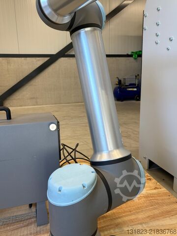 Industrial robot Universal Robots UR10e