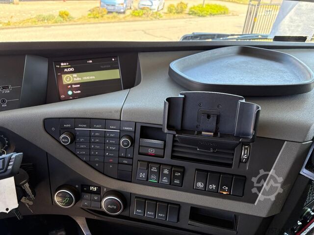 Crane Volvo FH 500 + HIAB 638 E-6 + JIB 6x + 8X4 TRIDEM + E...