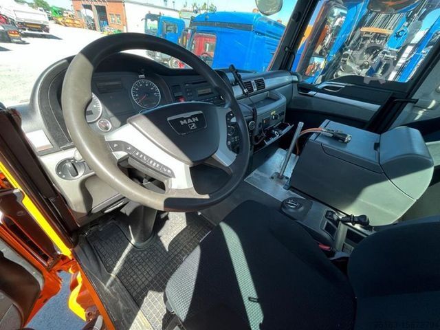 Three-sided tipper truck MAN TG-S 33.440 AK 6x6 3-Achs Allradkipper