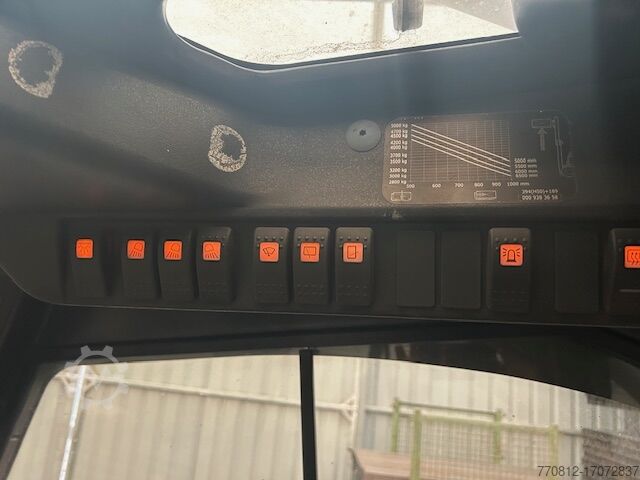 Four-wheel forklift Linde H50T