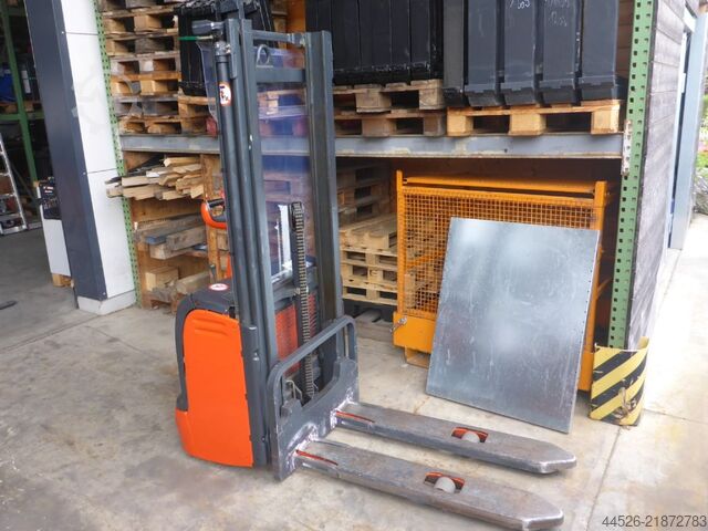 High Lift stacker Linde L10