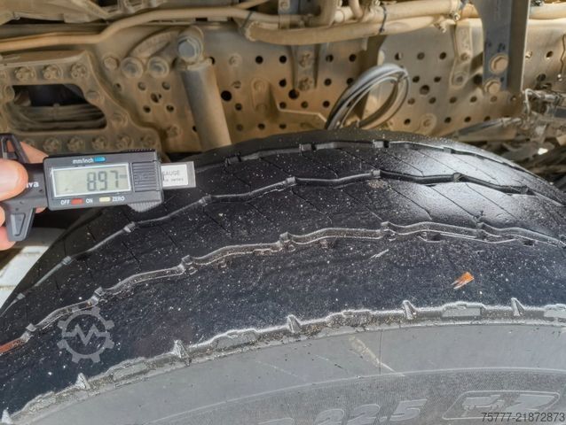 Standard tractor unit MERCEDES-BENZ Actros 18-48 Stream Space-MP4-Retarder-Hydraulik
