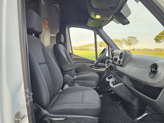 MERCEDES-BENZ SPRINTER 311 L3H2, automatic transmission, air conditioning, camera, side bars, former MERCEDES-BENZ SPRINTER 311 L3H2, automaat, airco, camera, sid...