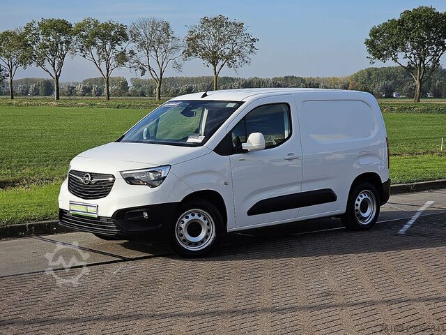 OPEL COMBO 1.5 automaat, airco, navi, pdc, zijdeur OPEL COMBO 1.5 automaat, airco, navi, pdc, zijdeur