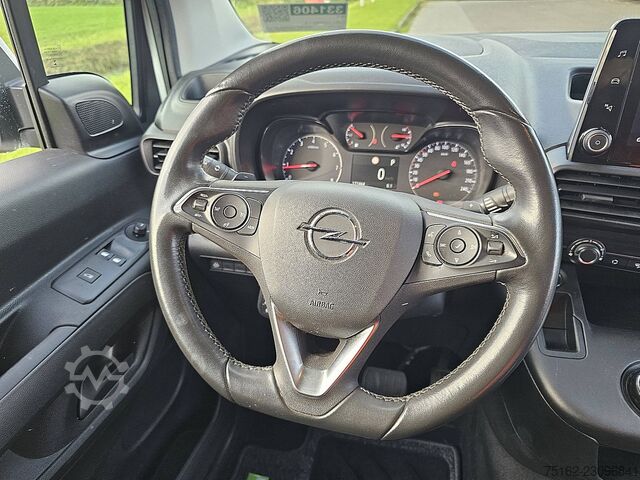 OPEL COMBO 1.5 automaat, airco, navi, pdc, zijdeur OPEL COMBO 1.5 automaat, airco, navi, pdc, zijdeur