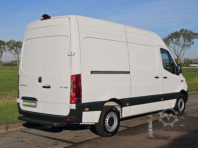 MERCEDES-BENZ SPRINTER 317 L2H2 | Automaat | LED | MBUX10 |  Navi | Airco | Mtf-stuurwiel | 3zits | MERCEDES-BENZ SPRINTER 317 L2H2 | Automaat | LED | MBUX10 |  ...