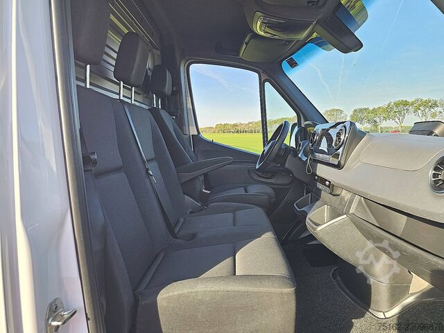 MERCEDES-BENZ SPRINTER 317 L2H2 | Automaat | LED | MBUX10 |  Navi | Airco | Mtf-stuurwiel | 3zits | MERCEDES-BENZ SPRINTER 317 L2H2 | Automaat | LED | MBUX10 |  ...