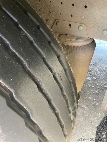 Auflieger mit Pritsche & Plane Schmitz Cargobull SCS 24/L 13,62 EB  SCB S3 Alcoa 2x Lift