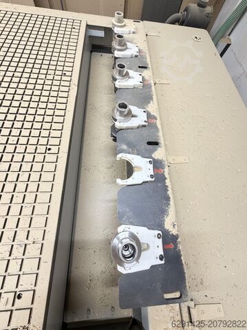 Bearbeitungszentrum MULTICAM 300 Series