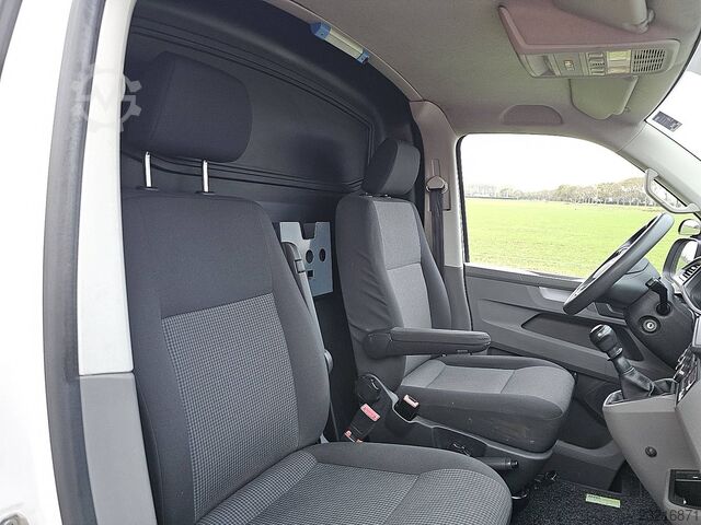 Volkswagen Transporter 2.0 TDI L2H1 T6.1 with Apple CarPlay! VW TRANSPORTER 2.0 TDI L2H1 T6.1 Carplay!!