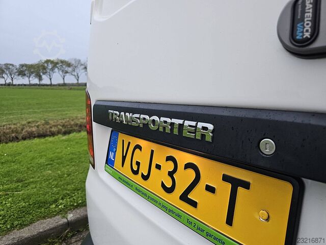 Volkswagen Transporter 2.0 TDI L2H1 T6.1 with Apple CarPlay! VW TRANSPORTER 2.0 TDI L2H1 T6.1 Carplay!!