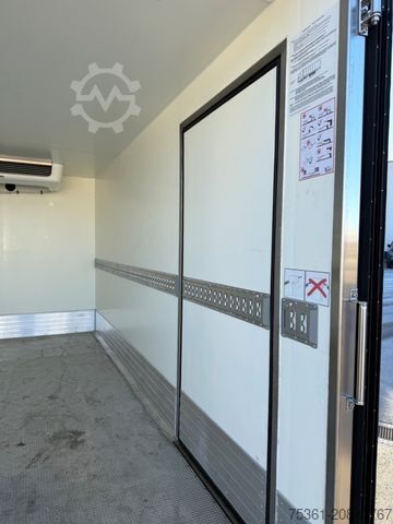 Kühltransporter IVECO Daily 70C18 Kühlkoffer Ladebordwand