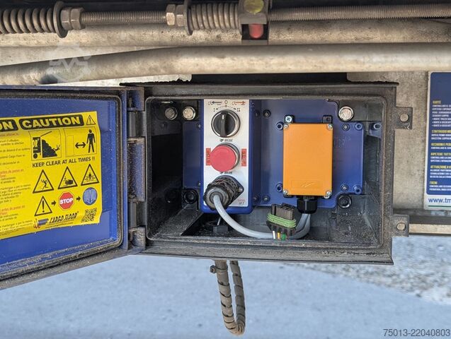 Walking floor semitrailer  TMT 92 cbm, Lift- u Lenkachse, Schutzplane links
