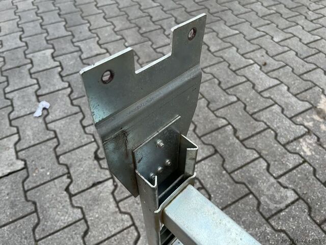 Stand roller conveyor Gesamtbreite: 275 mm/ Höhe min: 660 mm/ max. 900 mm