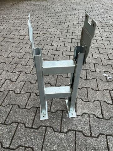 Stand roller conveyor Gesamtbreite: 275 mm/ Höhe min: 660 mm/ max. 900 mm