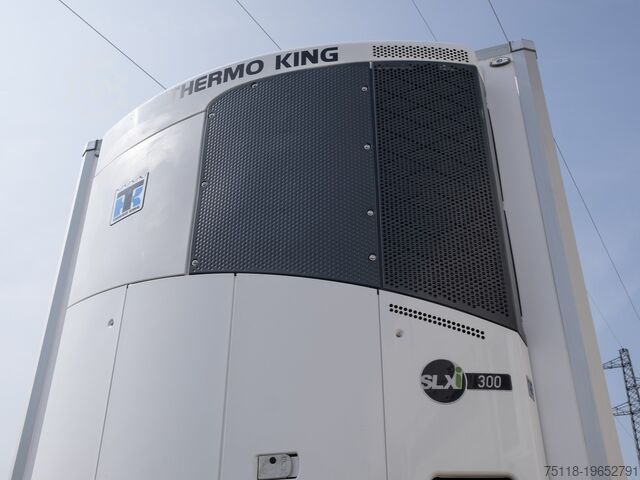 Refrigerated semi-trailer Kässbohrer FRIGORIFERO