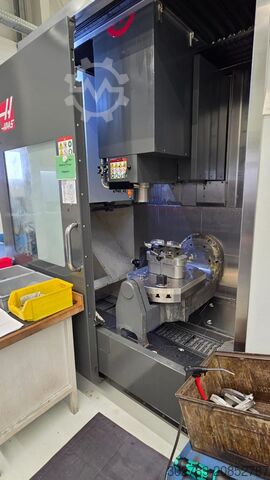 Vertikales Bearbeitungszentrum Haas UMC-750SS