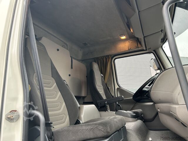 Koffer DAF FA LF 55 210 EEV / 14 Ton / Isolated Box / Load...