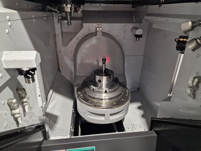 Universal-Bearbeitungszentrum Mori Seiki