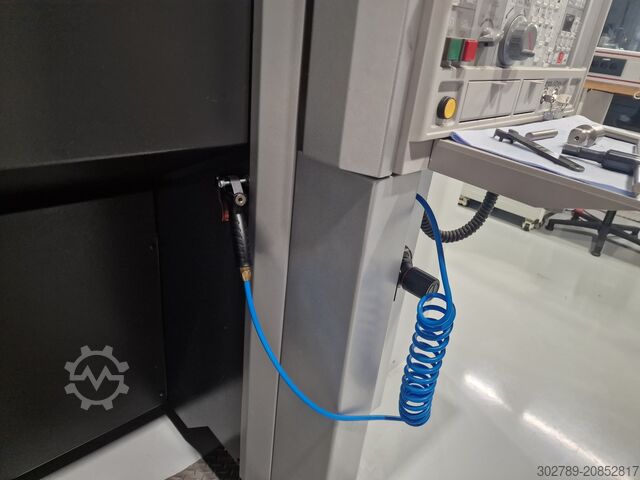 Universal-Bearbeitungszentrum Mori Seiki