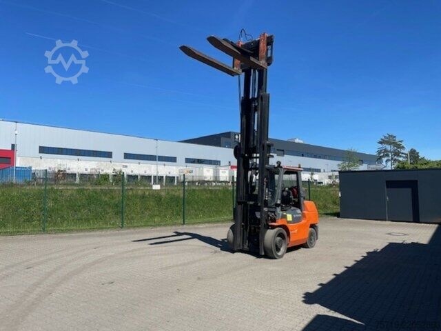 Van Toyota 7FGCU55 Triplex-Mast / 5tonnen
