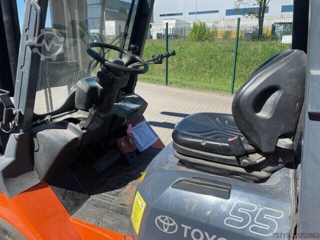 Van Toyota 7FGCU55 Triplex-Mast / 5tonnen