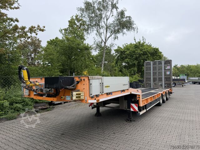 Tieflader-Sattelauflieger Humbaur HTS30  3 Achs Satteltieflader, neuwertig