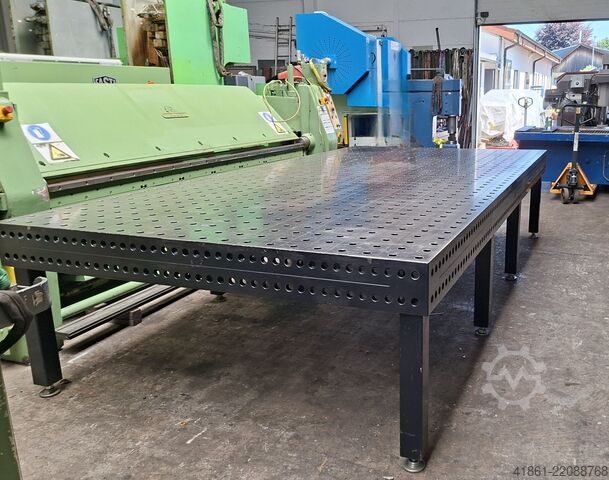 Clamping, straightening, and welding table SIEGMUND Professional 750