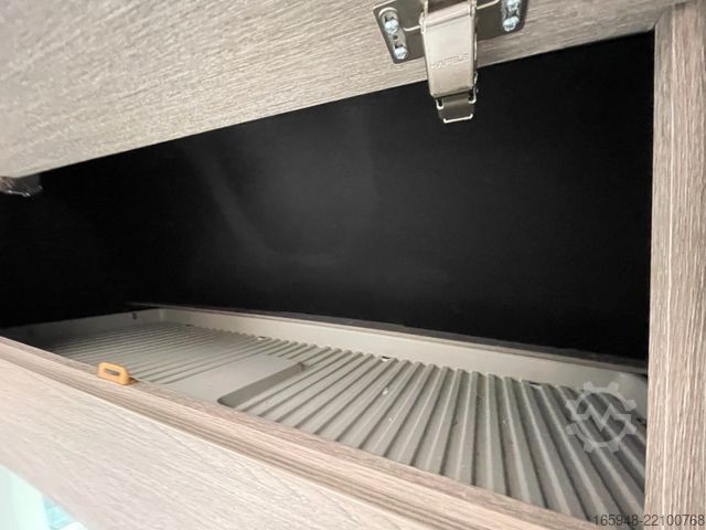 Kastenwagen Wohnmobil / Campervan PÖSSL Roadcruiser Revolution | XL-Dach | Hubbett | AHK