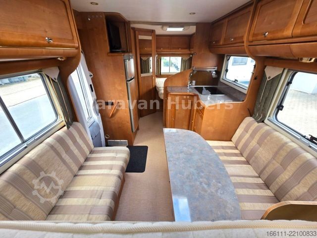 Integriertes Wohnmobil RAPIDO 986F M - Festbett/Hubbett -  - Solar