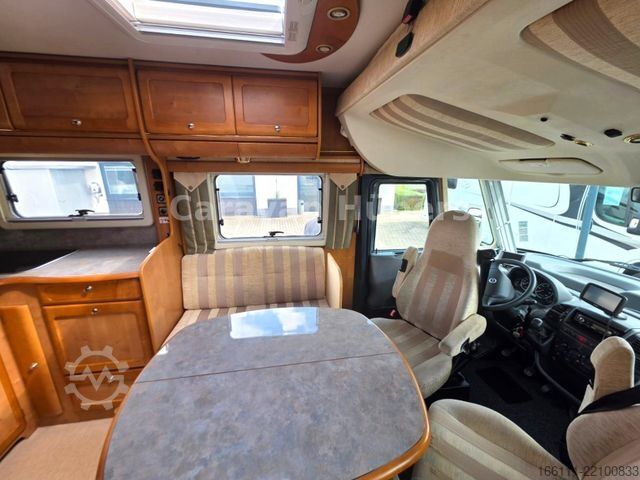 Integriertes Wohnmobil RAPIDO 986F M - Festbett/Hubbett -  - Solar